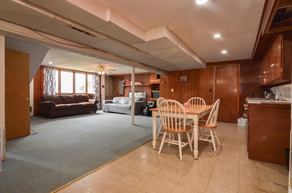 35 Worcester St, Methuen MA  01844-3257 exterior