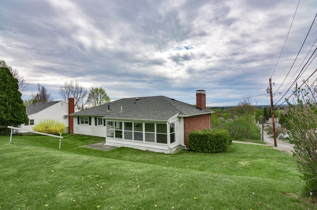 35 Worcester St, Methuen MA  01844-3257 exterior