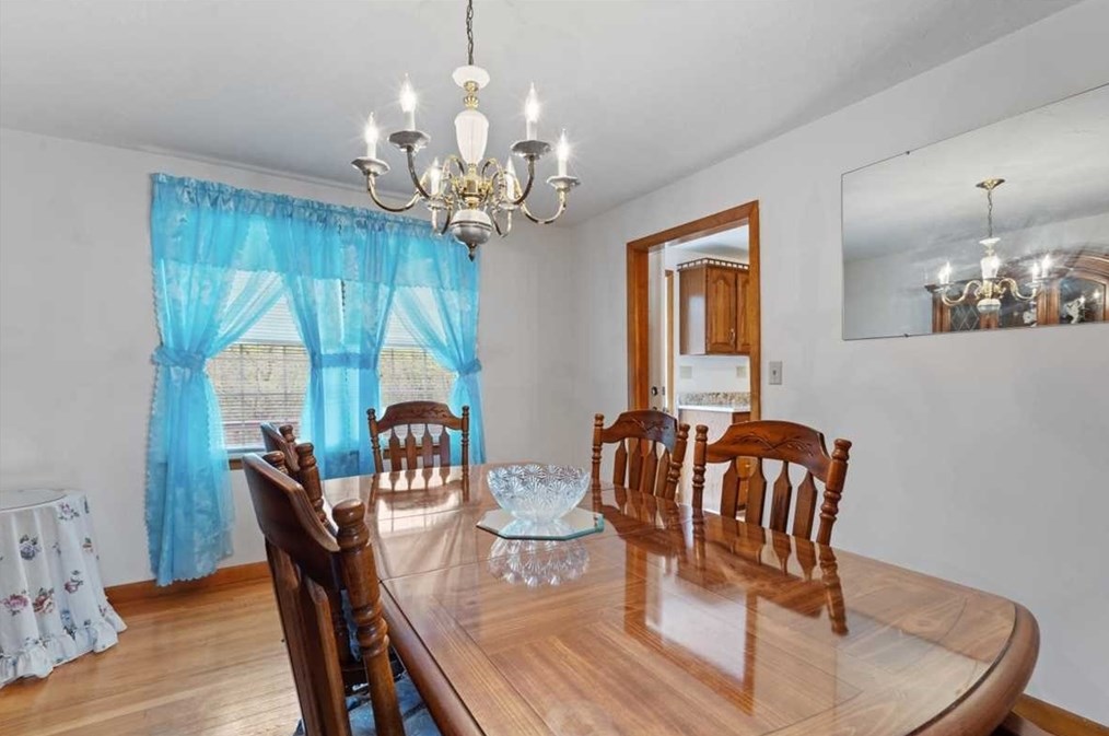 44 Amanola Ave, Worcester MA 01604-2152 exterior