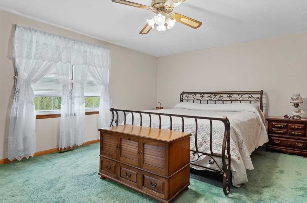 44 Amanola Ave, Worcester MA 01604-2152 exterior