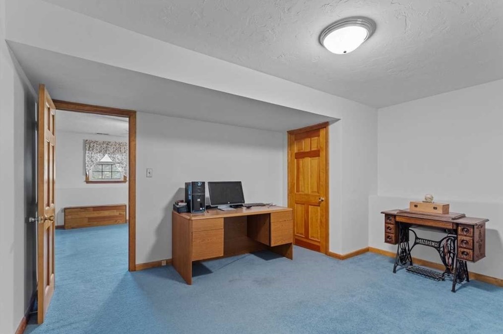 44 Amanola Ave, Worcester MA 01604-2152 exterior