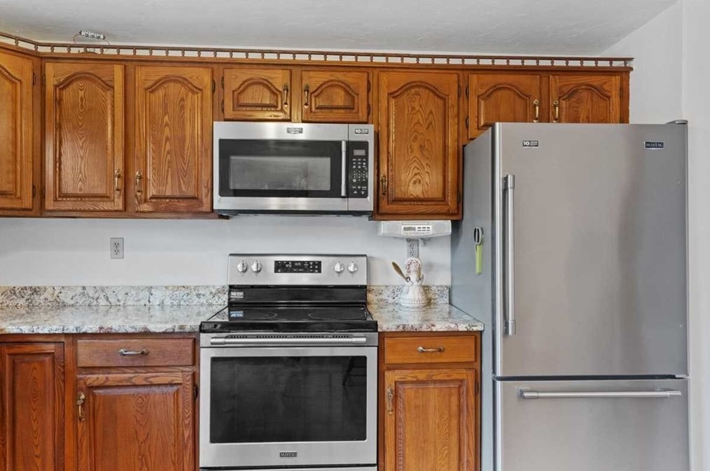 44 Amanola Ave, Worcester MA 01604-2152 exterior