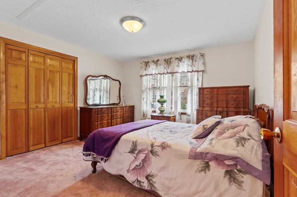 44 Amanola Ave, Worcester MA 01604-2152 exterior