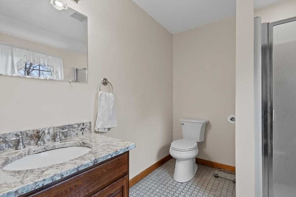 44 Amanola Ave, Worcester MA 01604-2152 exterior