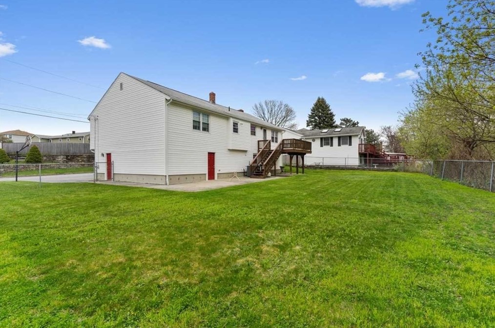 44 Amanola Ave, Worcester MA 01604-2152 exterior