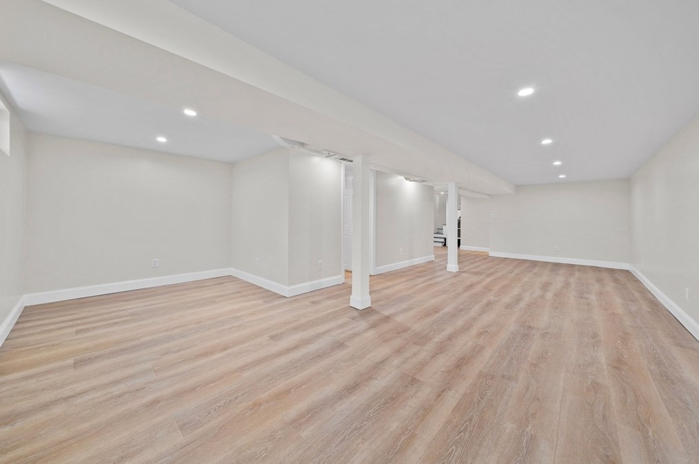 24 Leslie Ave, Weymouth MA  02188-3410 exterior