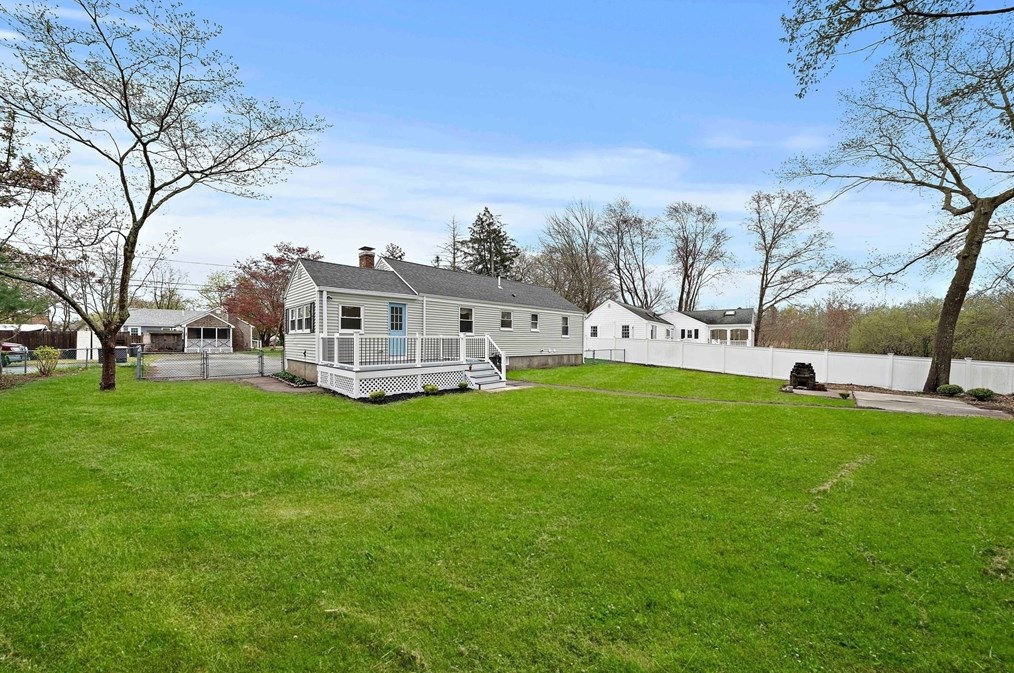 24 Leslie Ave, Weymouth MA  02188-3410 exterior