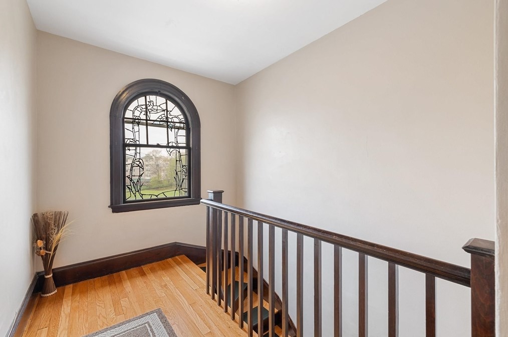 84 Side Pkwy, Newton MA 02458-1816 exterior