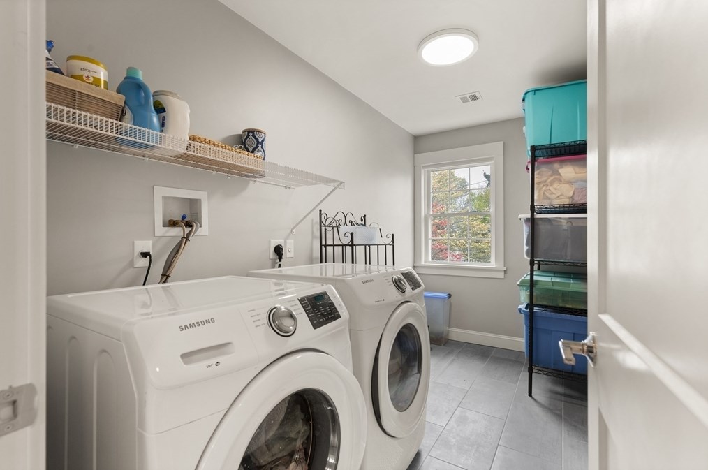 15 Kinsman Pl, Natick MA  01760-2732 exterior