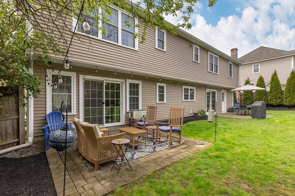 15 Kinsman Pl, Natick MA  01760-2732 exterior