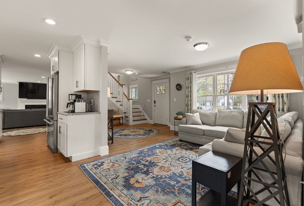 15 Kinsman Pl, Natick MA  01760-2732 exterior