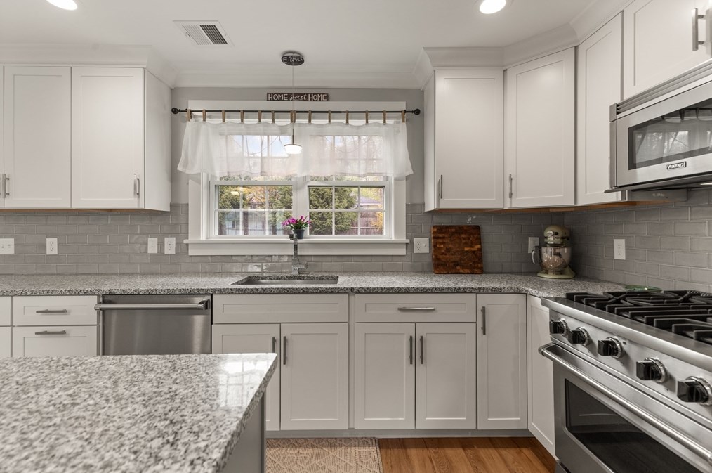 15 Kinsman Pl, Natick MA  01760-2732 exterior