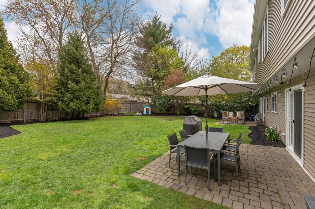 15 Kinsman Pl, Natick MA  01760-2732 exterior