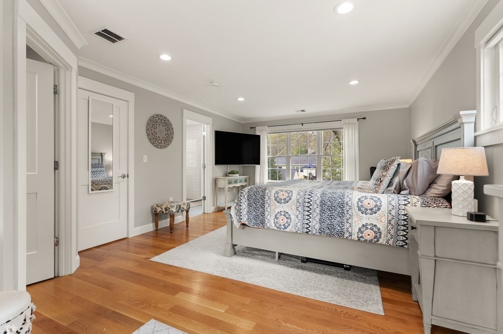 15 Kinsman Pl, Natick MA  01760-2732 exterior