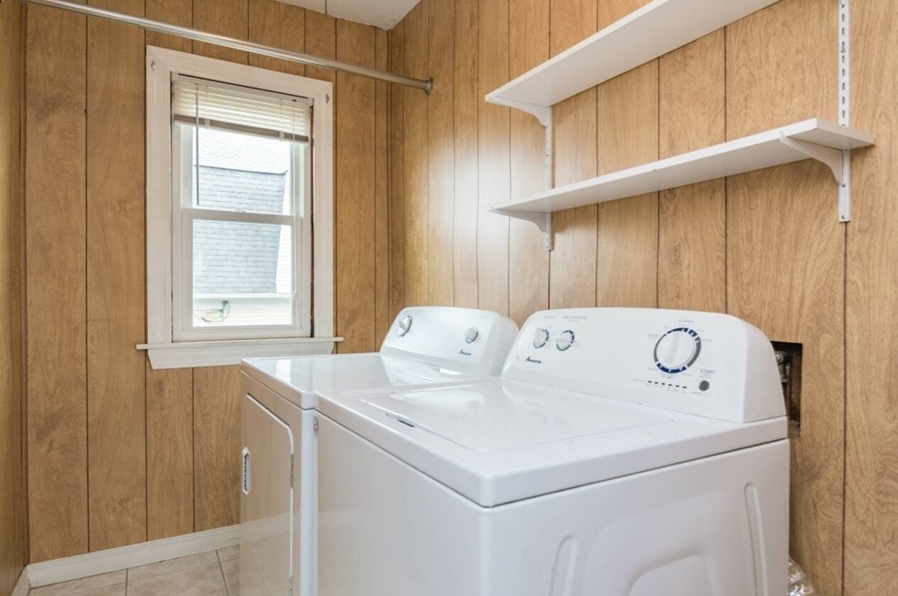 80 Hilton St, Chicopee MA 01020-3552 exterior