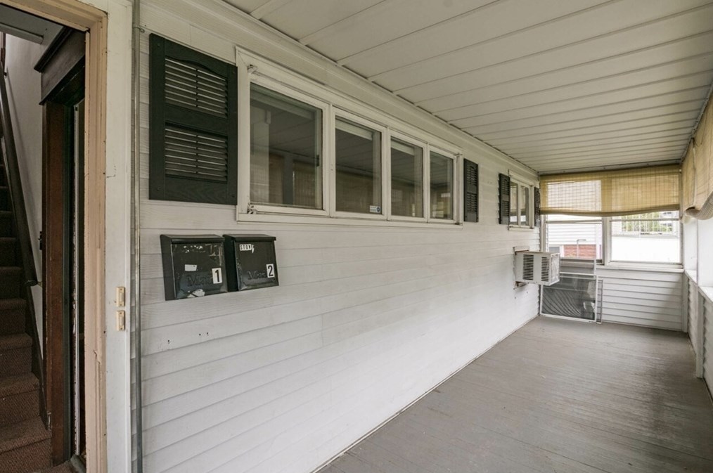 80 Hilton St, Chicopee MA 01020-3552 exterior