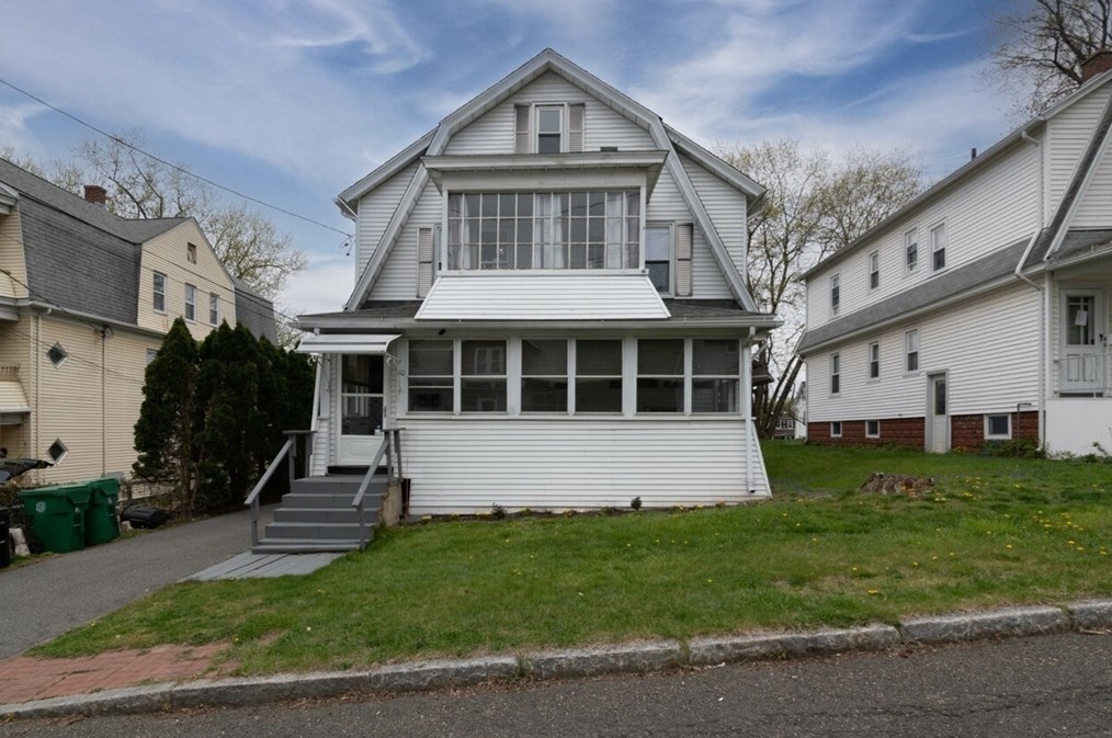 80 Hilton St, Chicopee MA 01020-3552 exterior