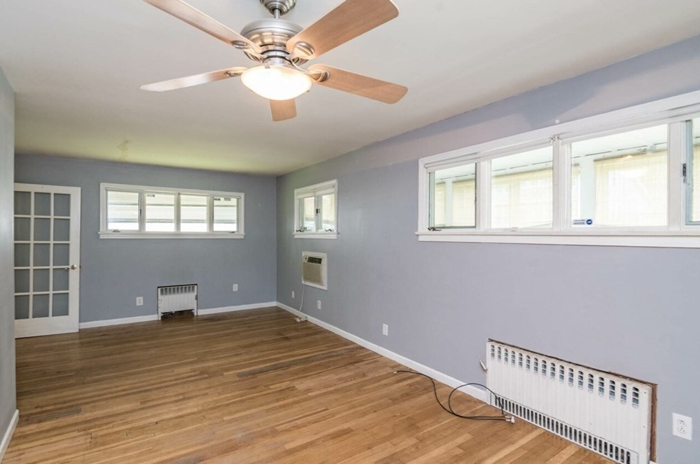 80 Hilton St, Chicopee MA 01020-3552 exterior