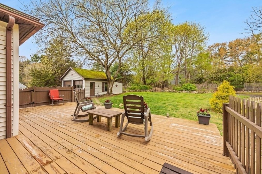 776 Main St, Raynham MA  02767-1678 exterior