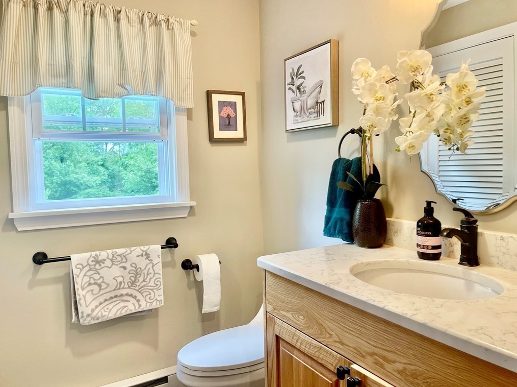 1016 St, East Bridgewater MA 02324-2943 exterior