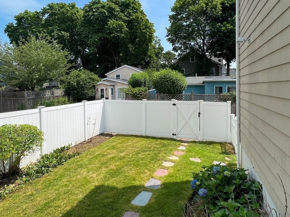 22 Chandler St, Watertown MA  02472-1008 exterior