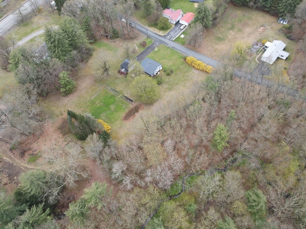 15 Mtn Rd, Gill MA 01354-9716 exterior