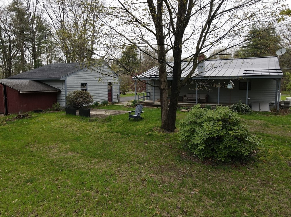 15 Mtn Rd, Gill MA 01354-9716 exterior