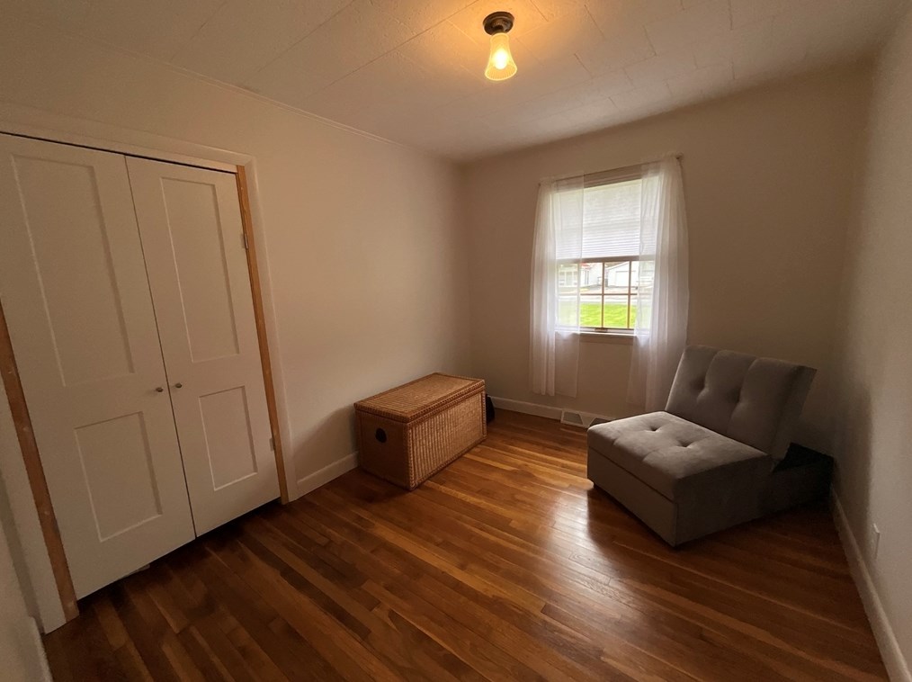 15 Mtn Rd, Gill MA 01354-9716 exterior