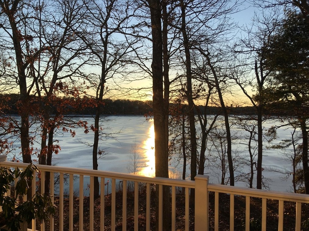 55 Horseshoe Bnd Way, Mashpee MA 02649-4310 exterior