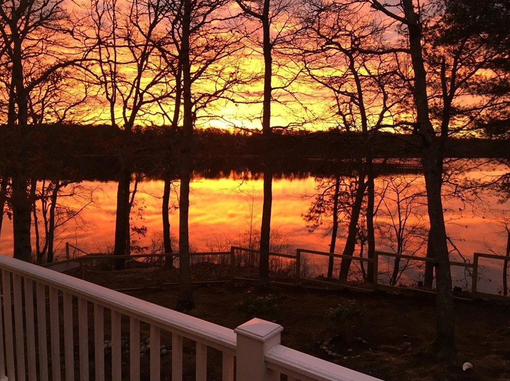 55 Horseshoe Bnd Way, Mashpee MA 02649-4310 exterior