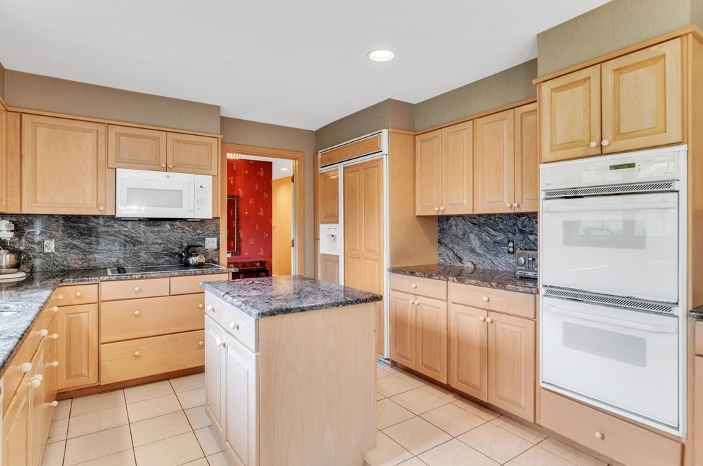 233 Ardsley Rd, Springfield MA 01106-2506 exterior