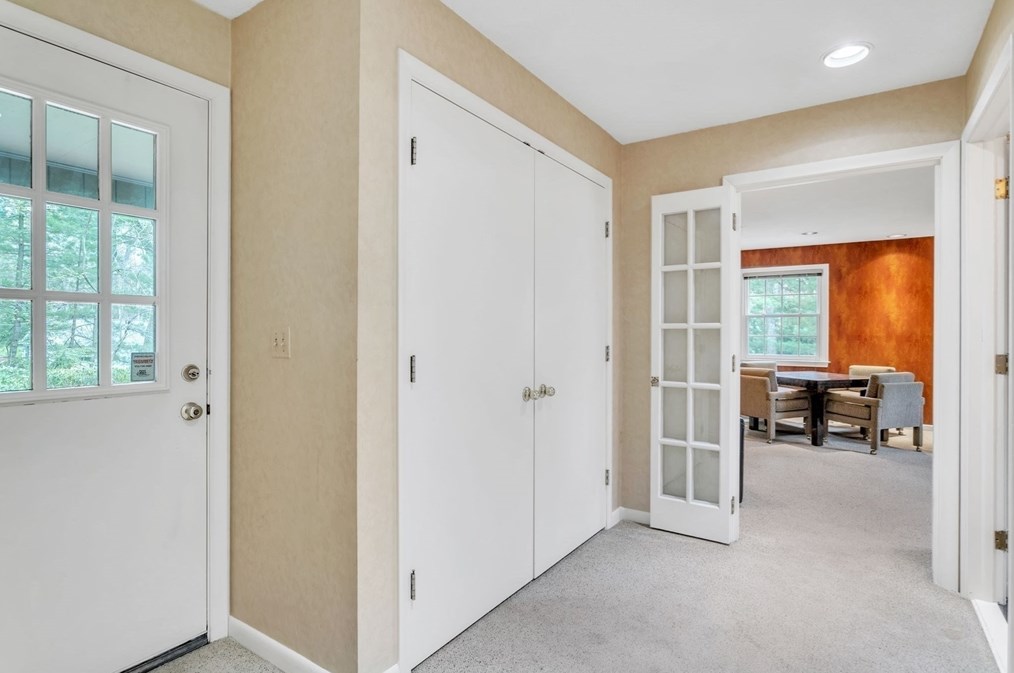 233 Ardsley Rd, Springfield MA 01106-2506 exterior