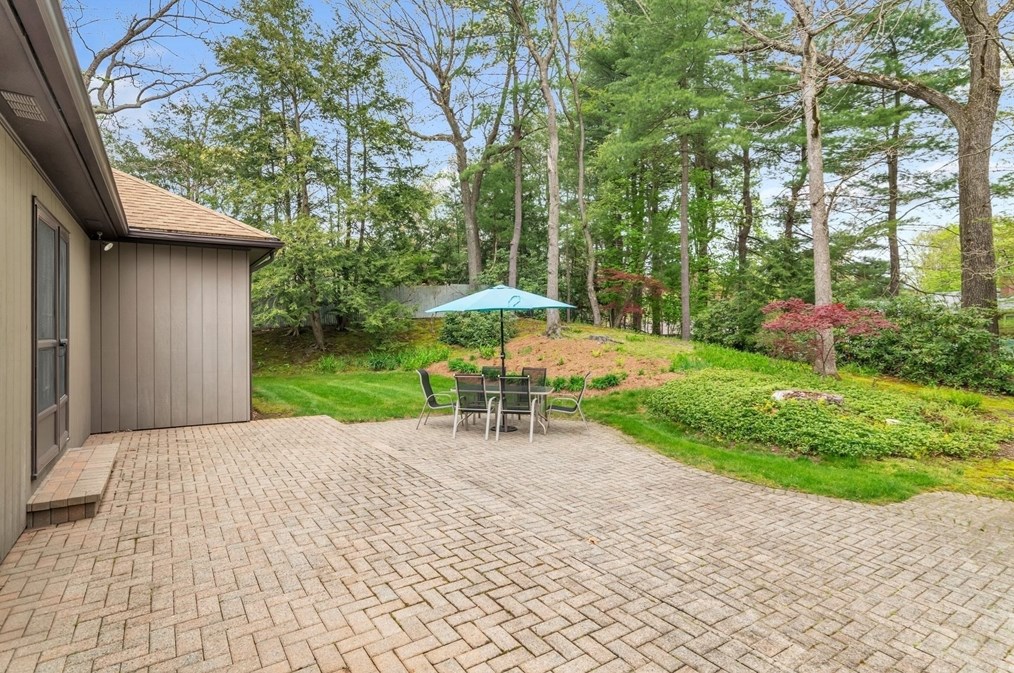 233 Ardsley Rd, Springfield MA 01106-2506 exterior