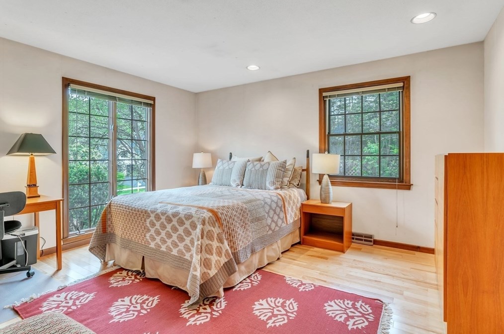 233 Ardsley Rd, Springfield MA 01106-2506 exterior