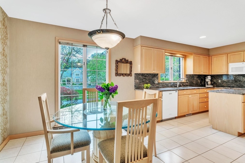 233 Ardsley Rd, Springfield MA 01106-2506 exterior