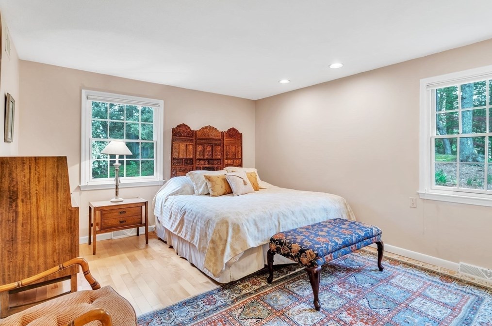 233 Ardsley Rd, Springfield MA 01106-2506 exterior