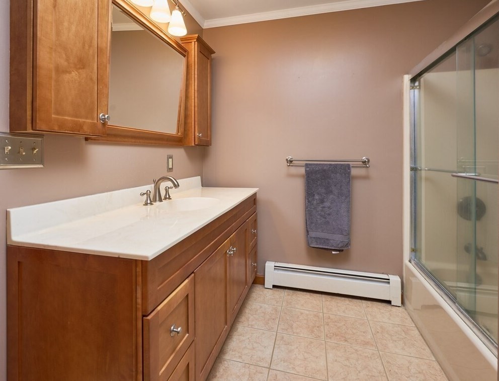 21 Collette Rd, Sturbridge MA 01518-1105 exterior