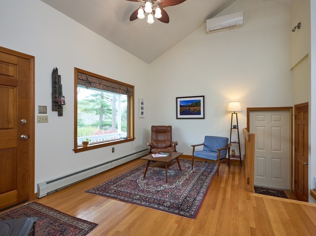 21 Collette Rd, Sturbridge MA 01518-1105 exterior