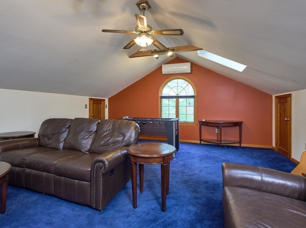 21 Collette Rd, Sturbridge MA 01518-1105 exterior