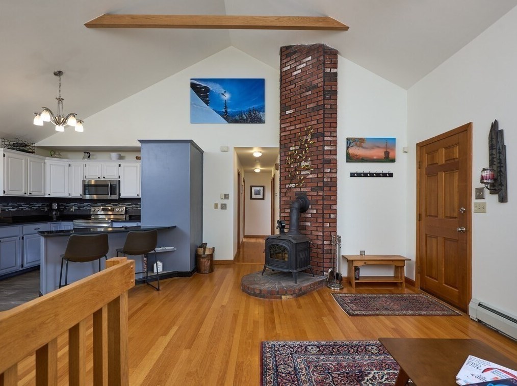 21 Collette Rd, Sturbridge MA 01518-1105 exterior