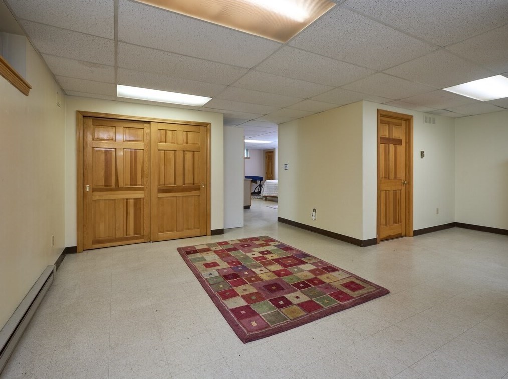 21 Collette Rd, Sturbridge MA 01518-1105 exterior