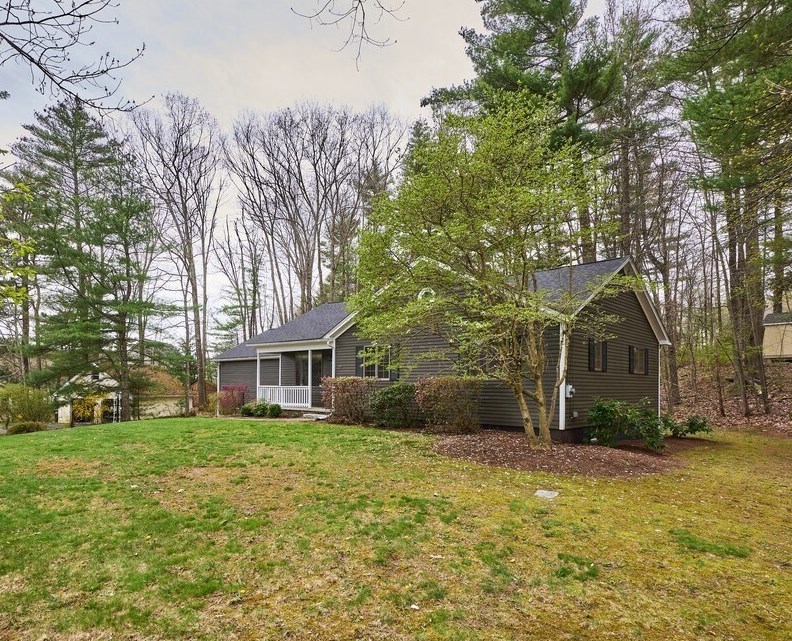 21 Collette Rd, Sturbridge MA 01518-1105 exterior