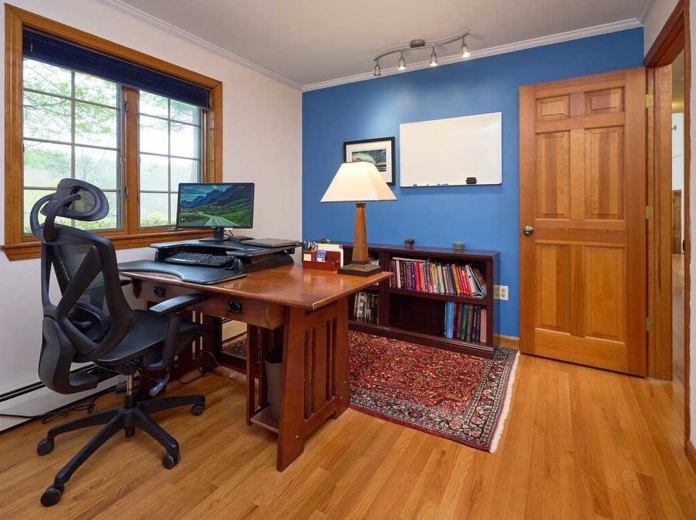 21 Collette Rd, Sturbridge MA 01518-1105 exterior