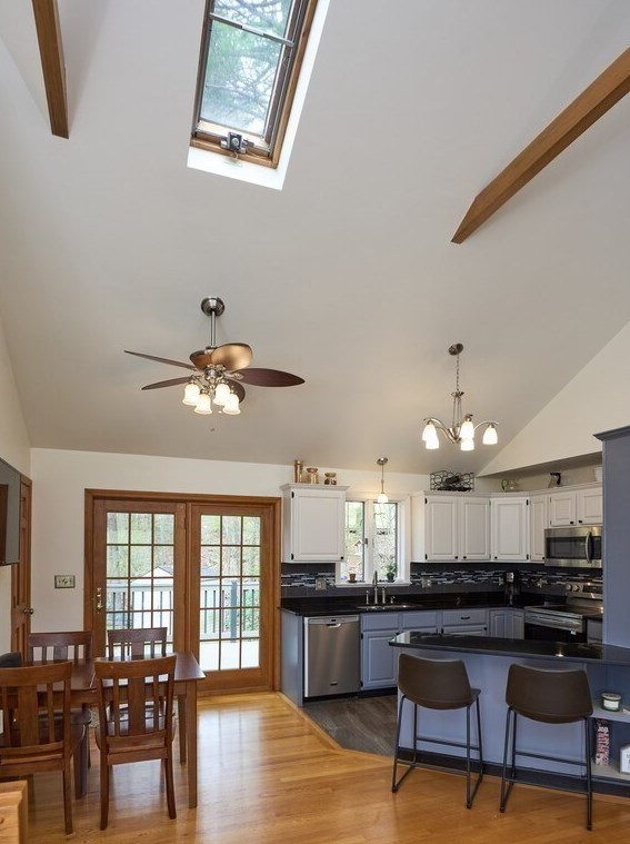 21 Collette Rd, Sturbridge MA 01518-1105 exterior