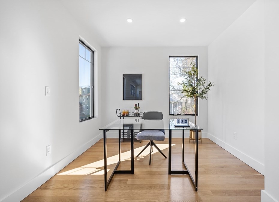 186 Holworthy St, Cambridge MA  02138-4508 exterior