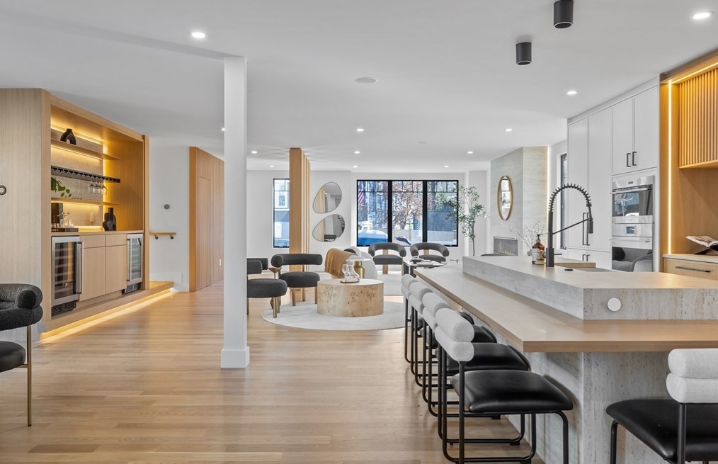 186 Holworthy St, Cambridge MA  02138-4508 exterior