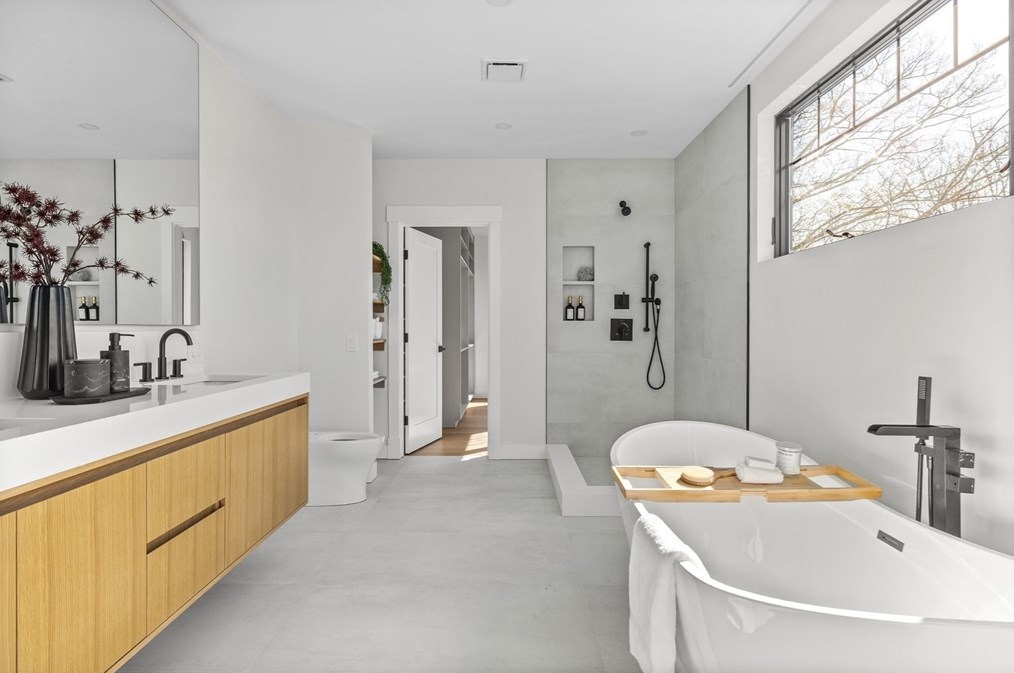 186 Holworthy St, Cambridge MA  02138-4508 exterior