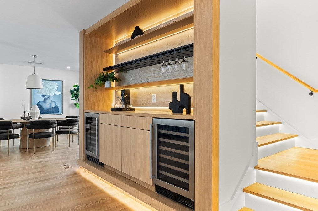 186 Holworthy St, Cambridge MA  02138-4508 exterior