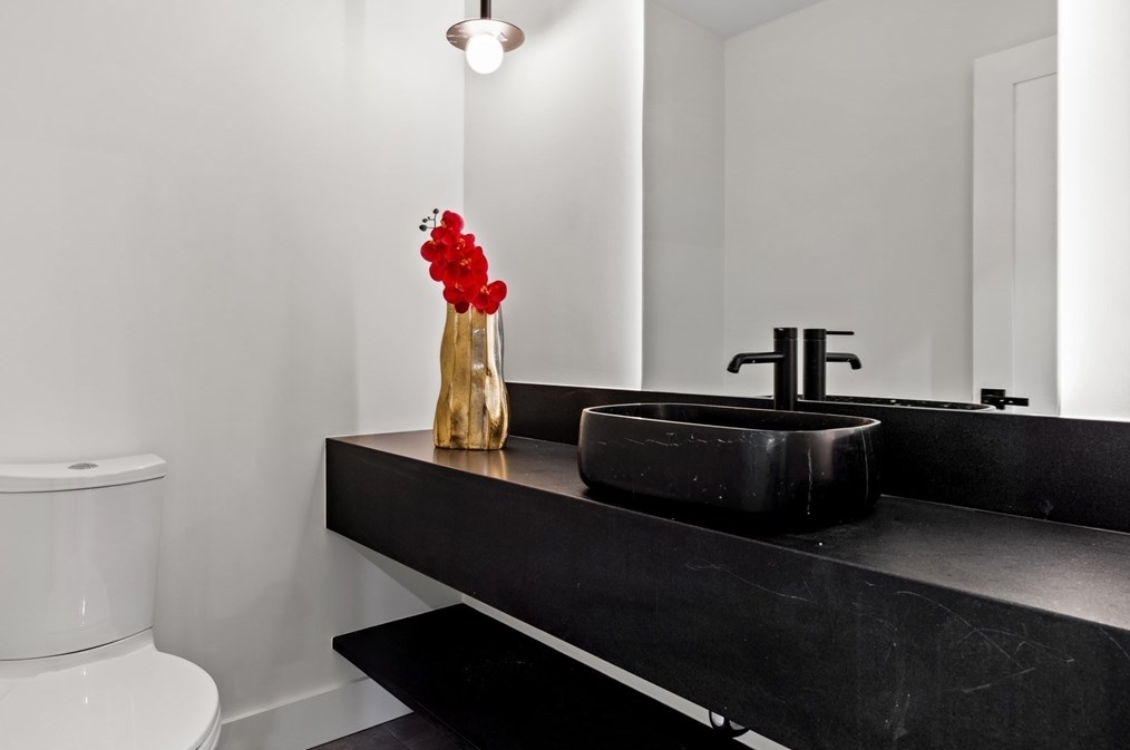 186 Holworthy St, Cambridge MA  02138-4508 exterior