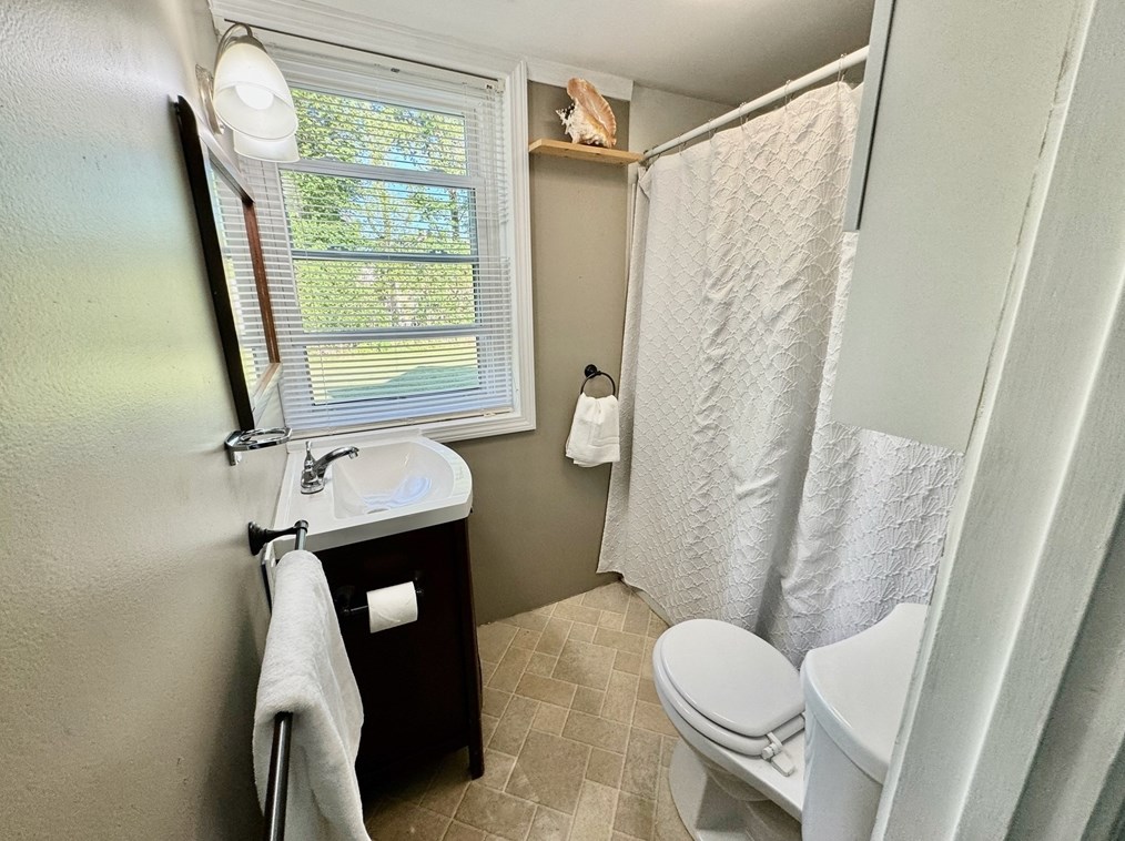 119 Shelburne Rd, Greenfield MA  01301-2107 exterior